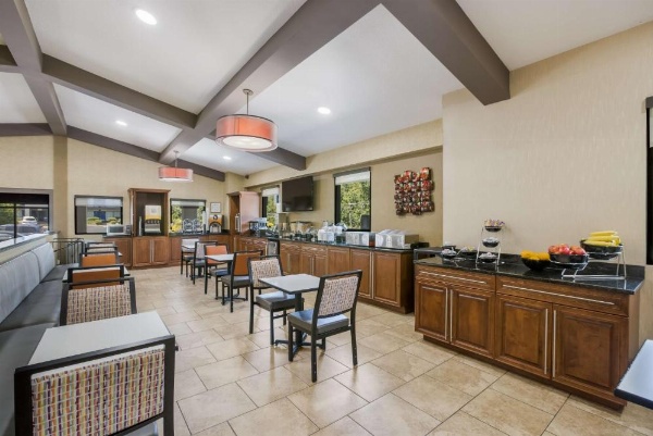 Best Western Asheville -Blue Ridge Parkway image 30