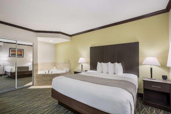 Best Western Asheville -Blue Ridge Parkway image 7